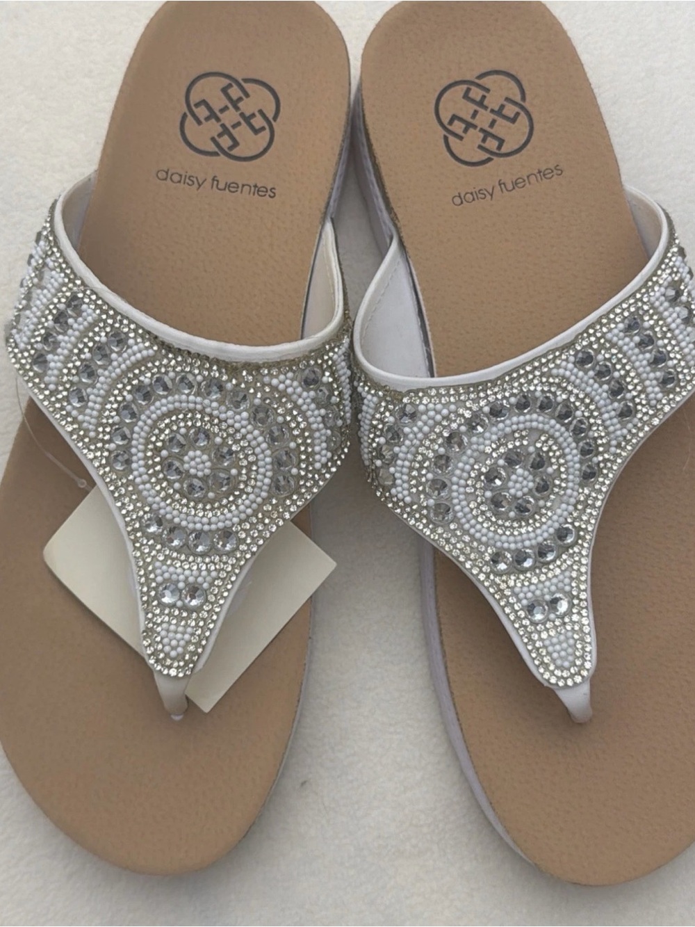 Daisy Fuentes White & Silver Rhinestone Beaded Wedge Thong Sandals Sz 10